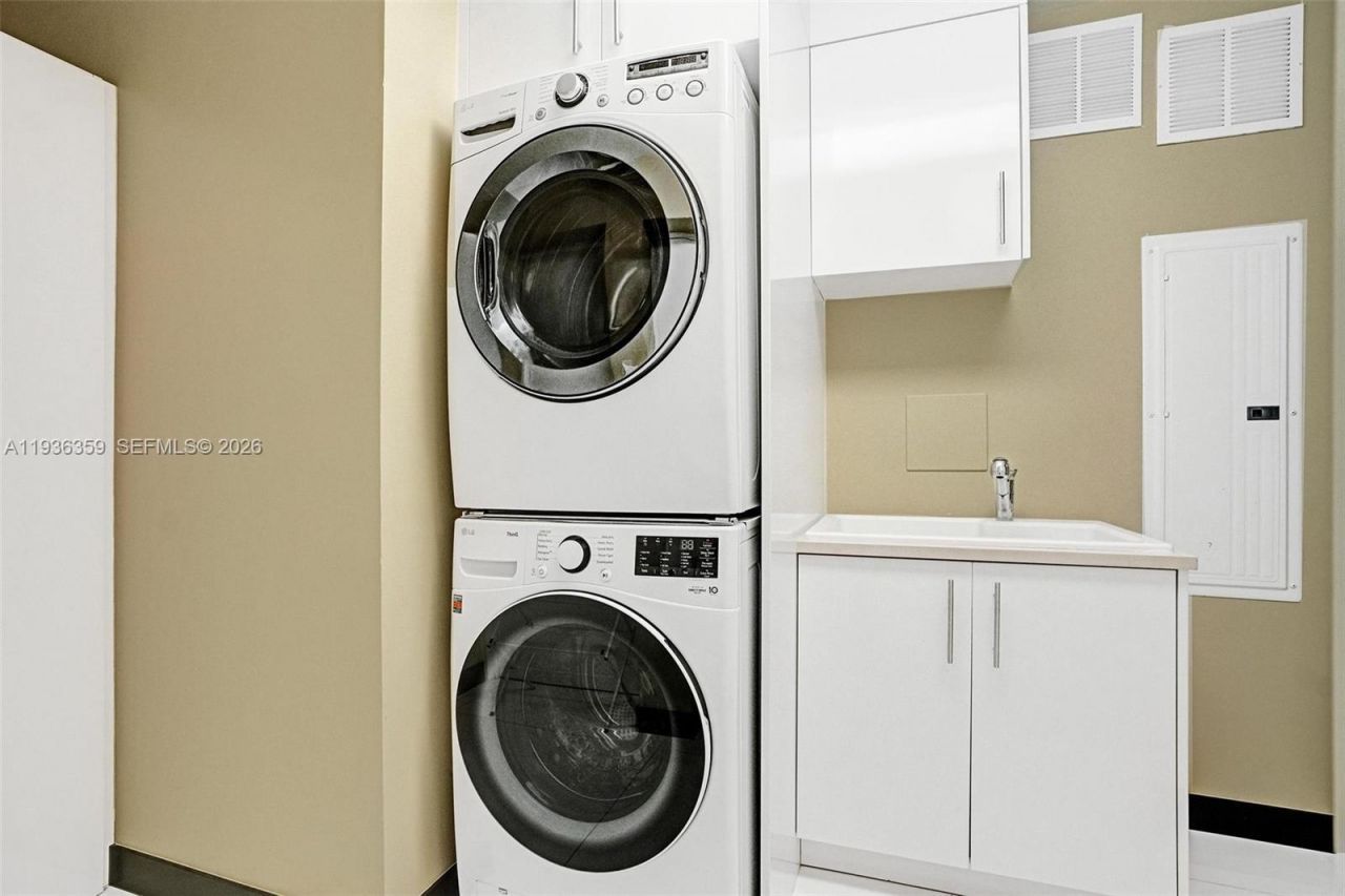 15811 Collins Ave, Unit 2201, Sunny Isles Beach, FL 33160 Photo