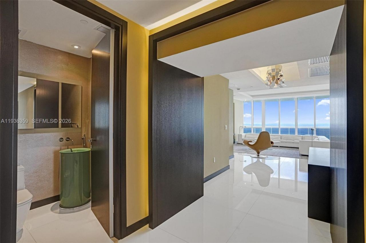 15811 Collins Ave, Unit 2201, Sunny Isles Beach, FL 33160 Photo