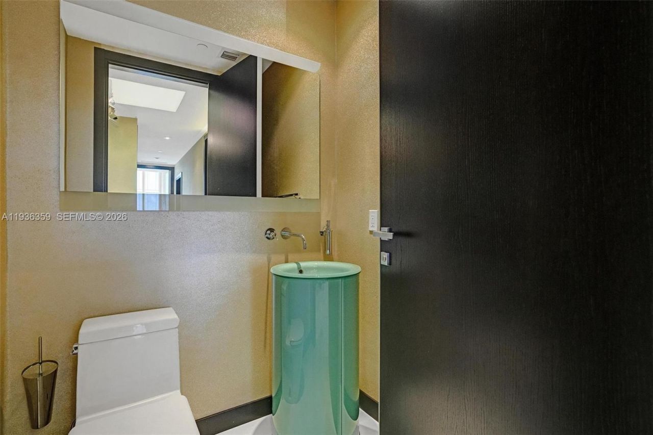 15811 Collins Ave, Unit 2201, Sunny Isles Beach, FL 33160 Photo