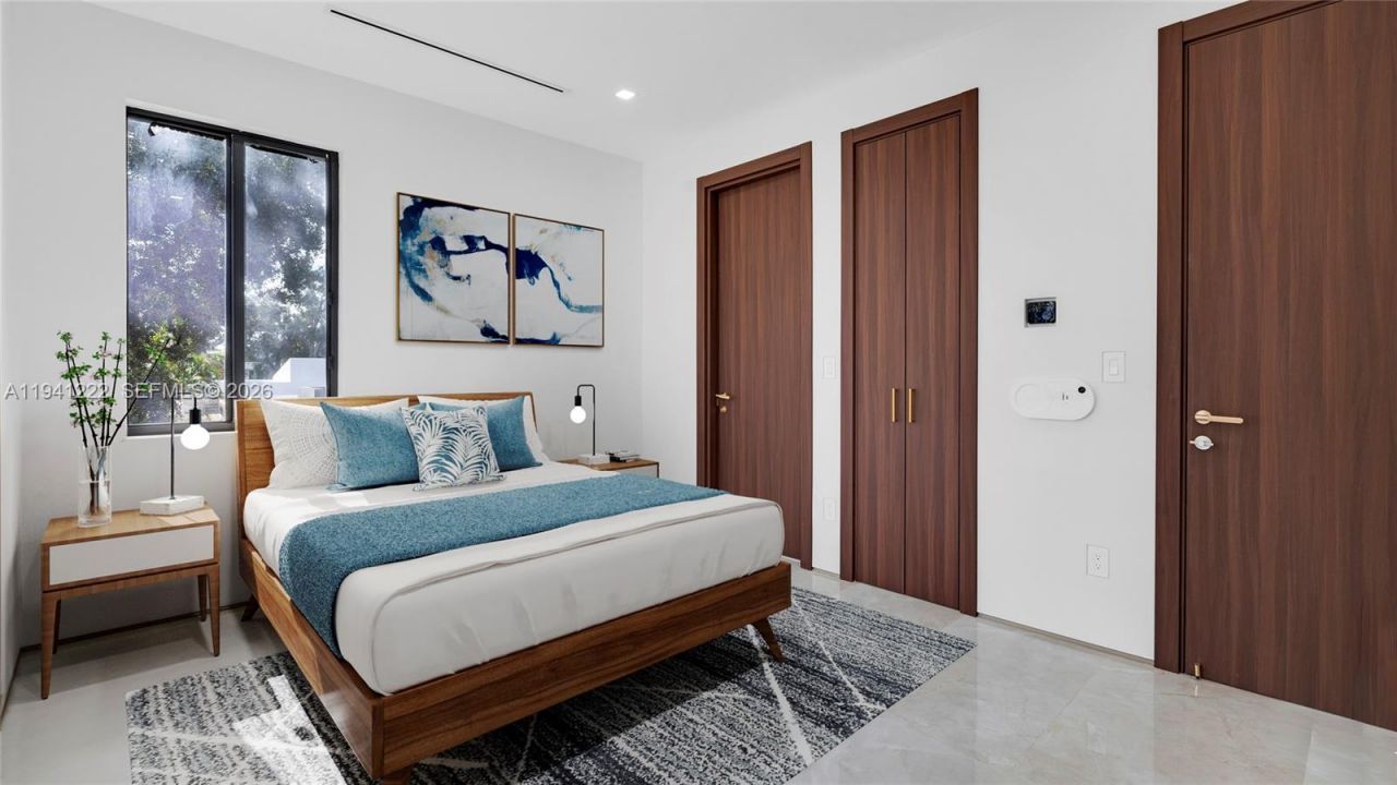 19600 NE 26th Ave, Miami, FL 33180 Photo