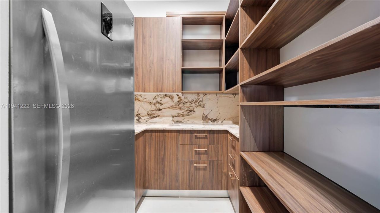 19600 NE 26th Ave, Miami, FL 33180 Photo