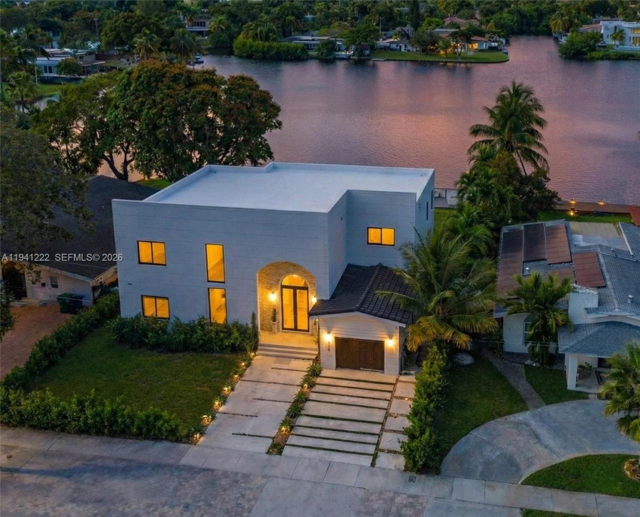 19600 NE 26th Ave, Miami, FL 33180 Photo