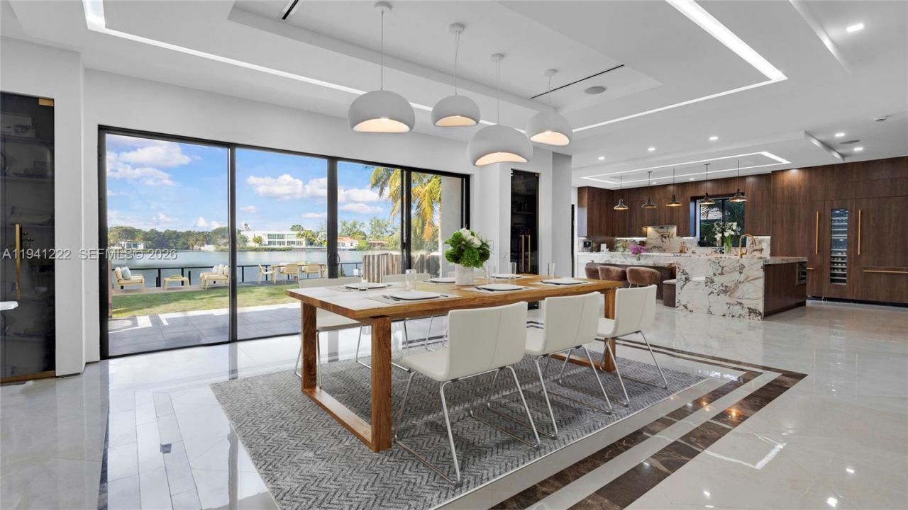 19600 NE 26th Ave, Miami, FL 33180 Photo