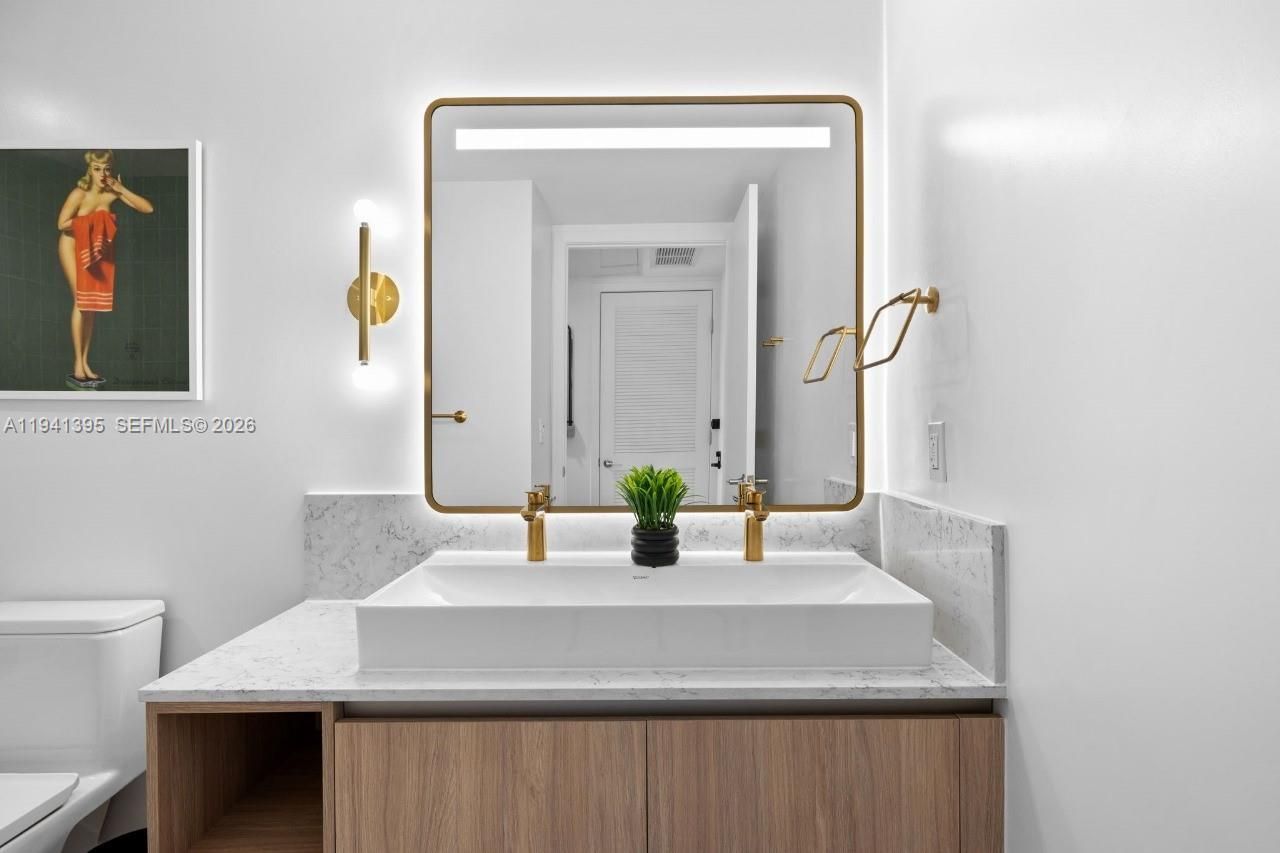 159 NE 6th St , Unit 3512, Miami, FL 33132 Photo