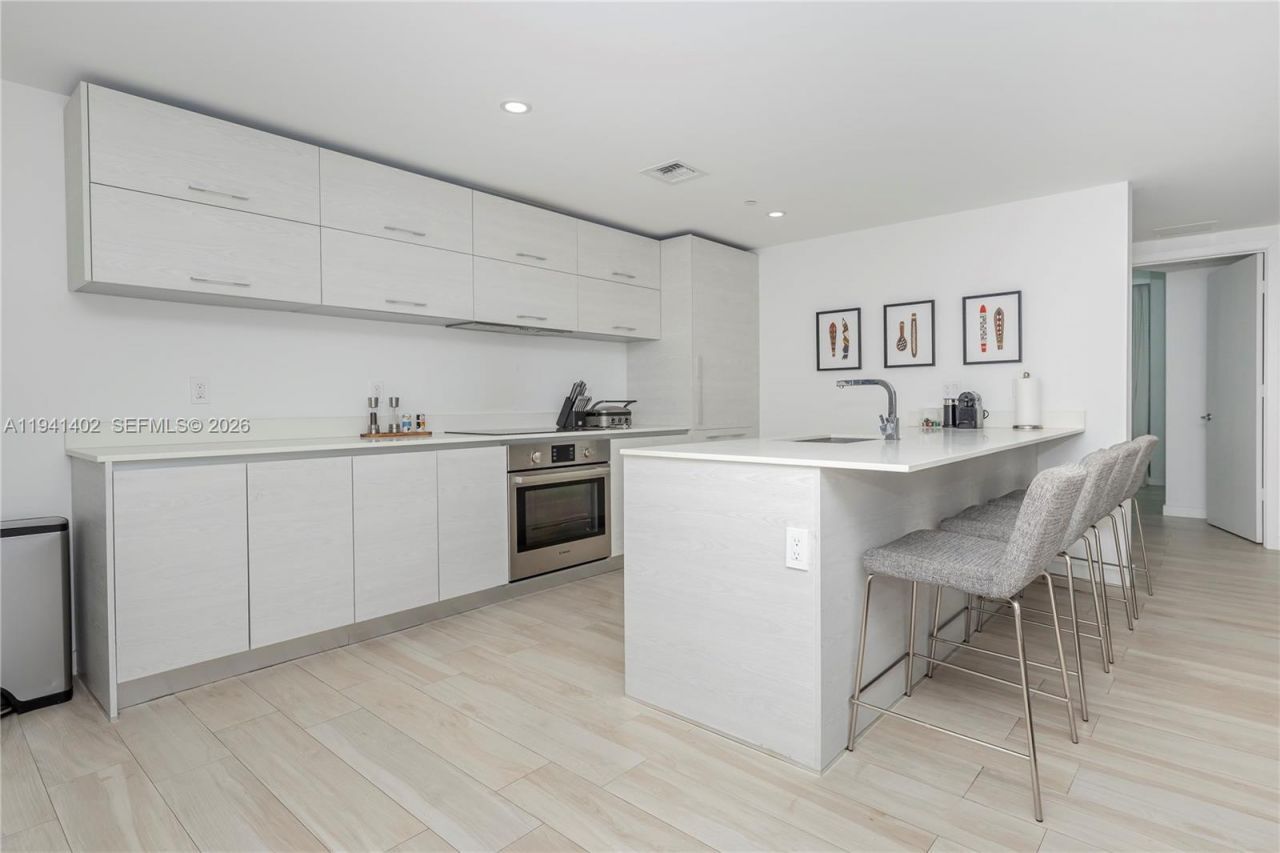1300 S Miami Ave, Unit 2210, Miami, FL 33130 Photo