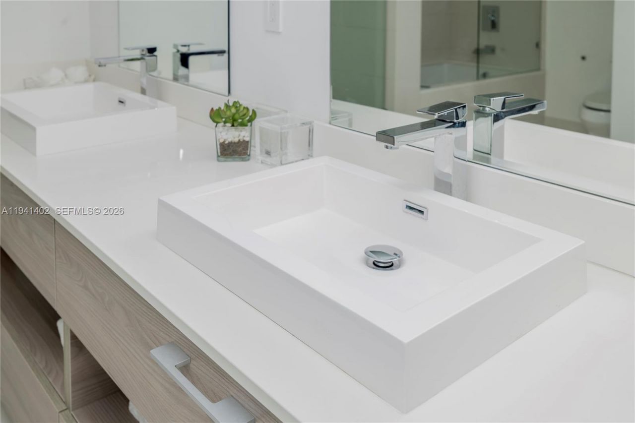 1300 S Miami Ave, Unit 2210, Miami, FL 33130 Photo