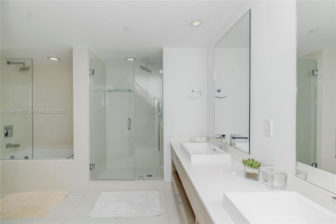 1300 S Miami Ave, Unit 2210, Miami, FL 33130 Photo