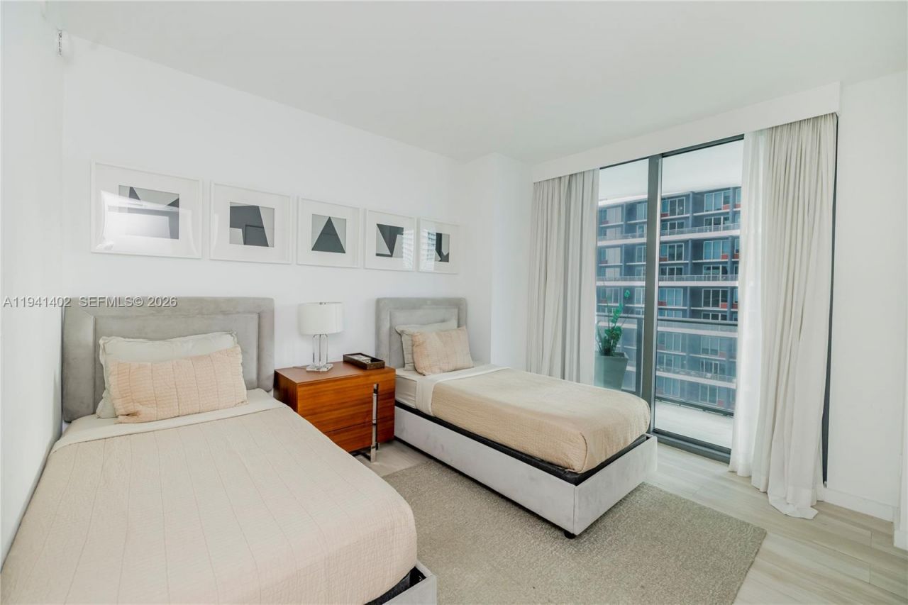 1300 S Miami Ave, Unit 2210, Miami, FL 33130 Photo
