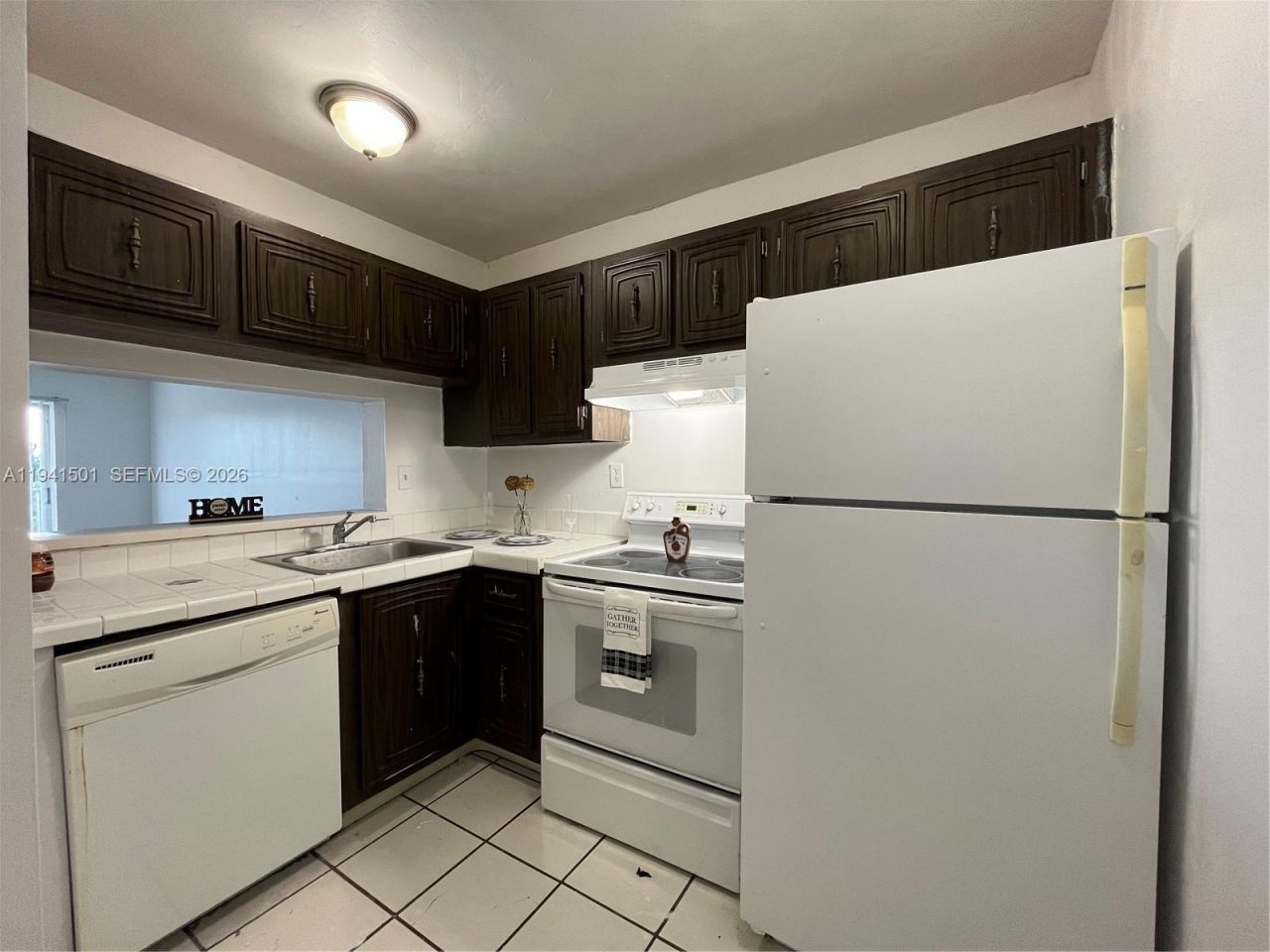 492 NW 165th St Rd, Unit C-611, Miami, FL 33169 Photo