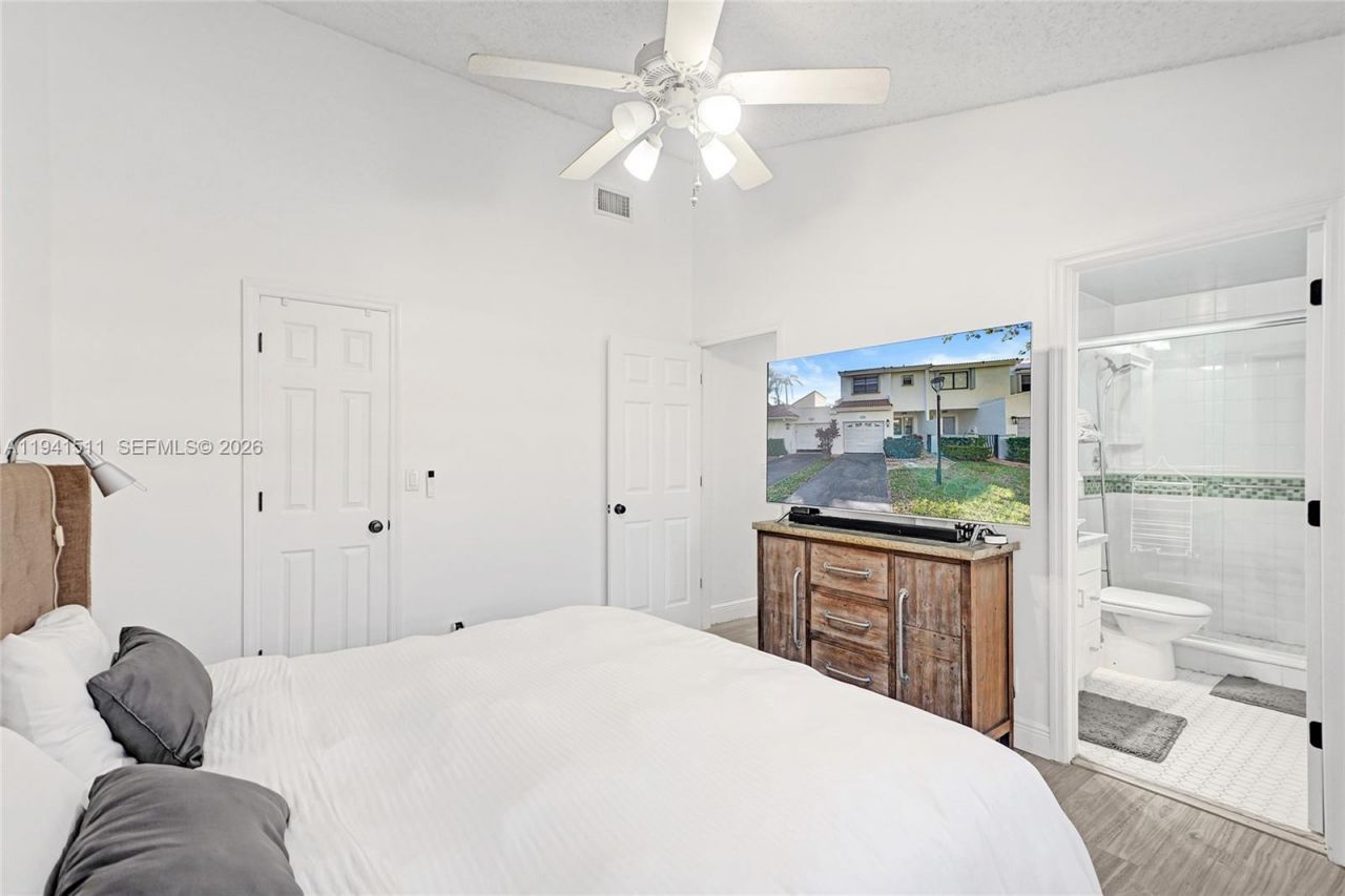 21150 Jib Ct, Unit J12, Aventura, FL 33180 Photo