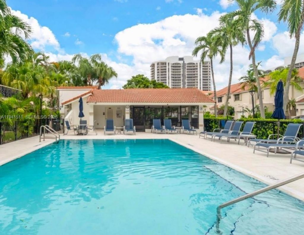 21150 Jib Ct, Unit J12, Aventura, FL 33180 Photo