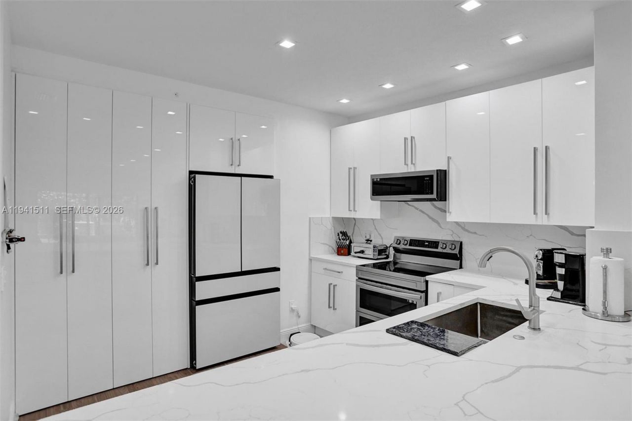 21150 Jib Ct, Unit J12, Aventura, FL 33180 Photo