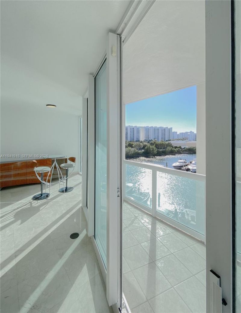 3370 NE 190, Unit 615, Aventura, FL 33180 Photo