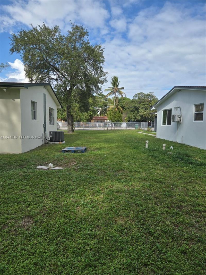 1420 NW 111th St, Miami, FL 33167 Photo