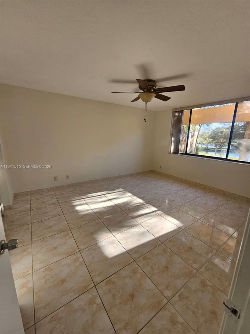 8592 W Sunrise Blvd, Unit 209, Plantation, FL 33322 Photo