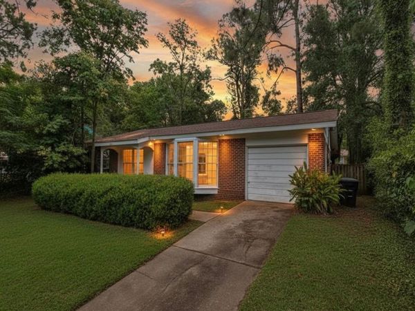 2012 Sheridan Road , Tallahassee, FL 32303
