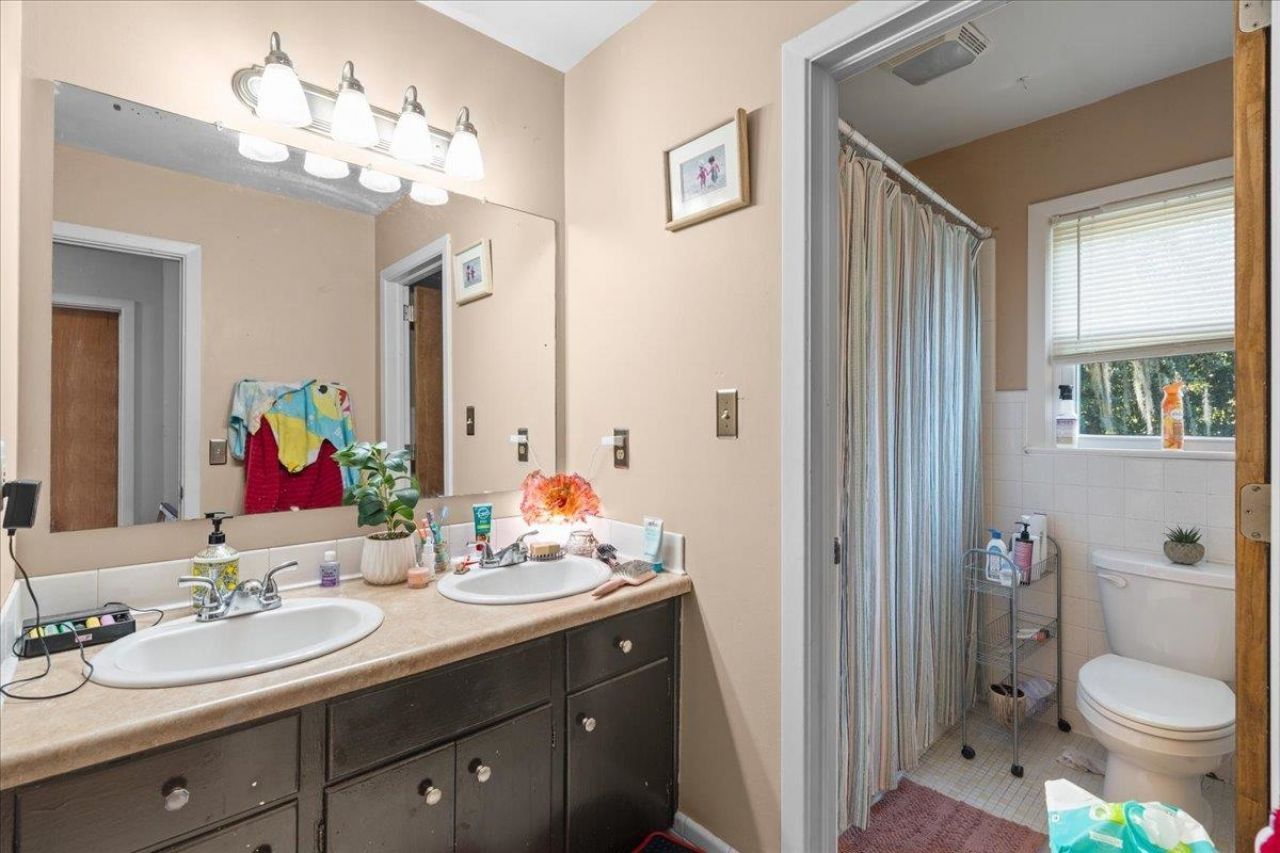 2407 Miranda Avenue , Tallahassee, FL 32304 Photo