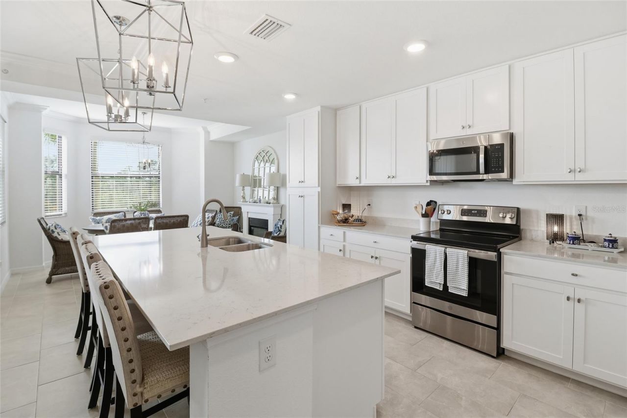 18028 Gawthrop Drive, Unit 202, Bradenton, FL 34211 Photo