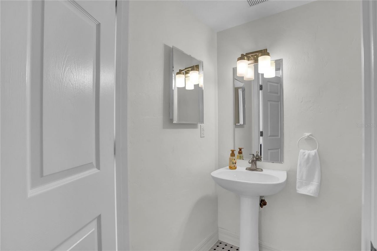 2536 Eagles Crossing Drive, Clearwater, FL 33762 Photo