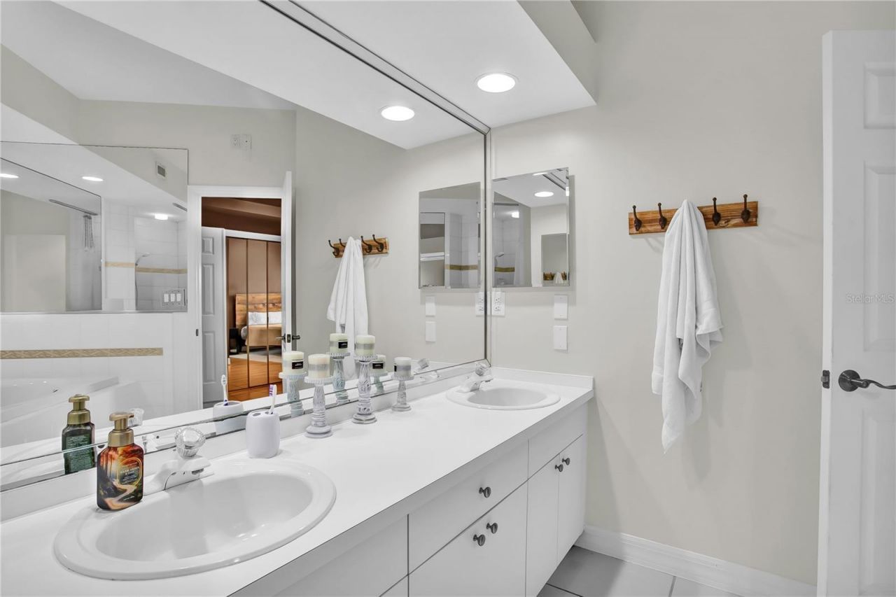 2536 Eagles Crossing Drive, Clearwater, FL 33762 Photo