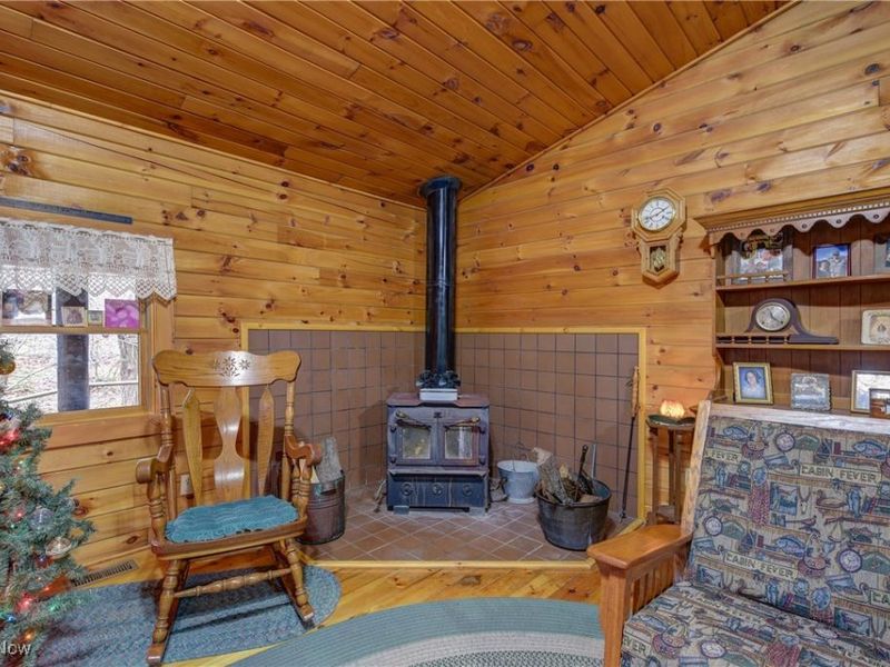 49215 Whittlesey Road, Amherst, OH 44001 Photo 15