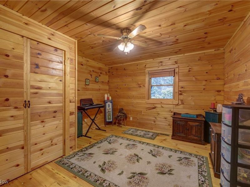 49215 Whittlesey Road, Amherst, OH 44001 Photo 17