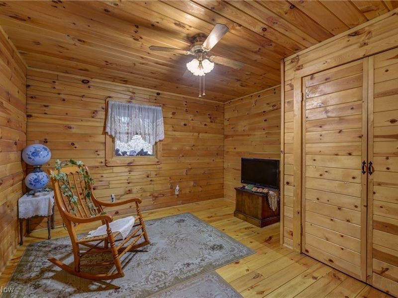 49215 Whittlesey Road, Amherst, OH 44001 Photo 21