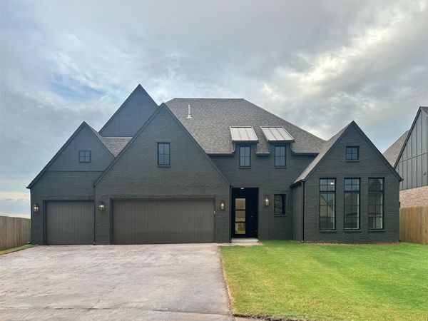 2707 W Van Buren Court, Broken Arrow, OK 74011