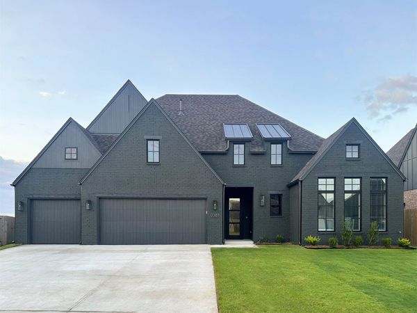 2707 W Van Buren Court, Broken Arrow, OK 74011
