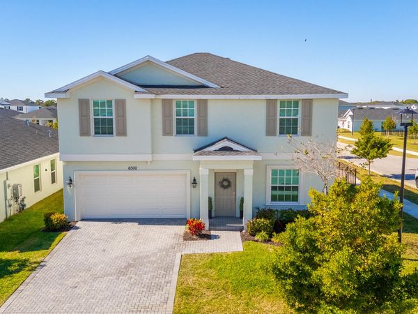 6300 NW Leafmore Lane, Port St. Lucie, FL 34987