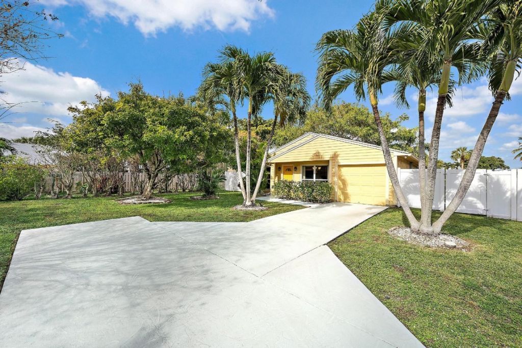 8443 Garden Gate Place, Boca Raton, FL 33433 Photo