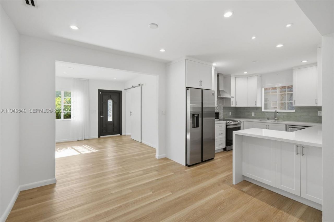 3681 SW 21st St, Miami, FL 33145 Photo