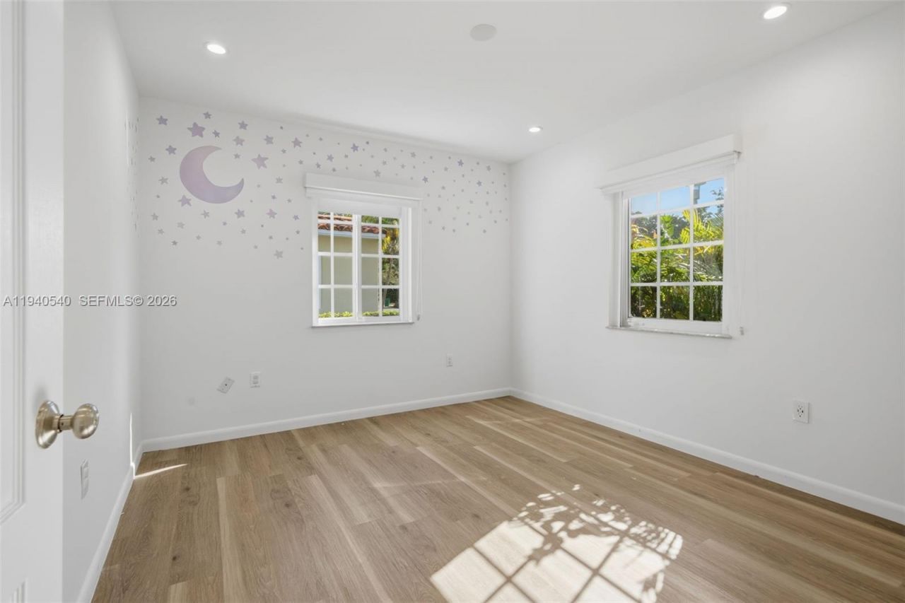 3681 SW 21st St, Miami, FL 33145 Photo