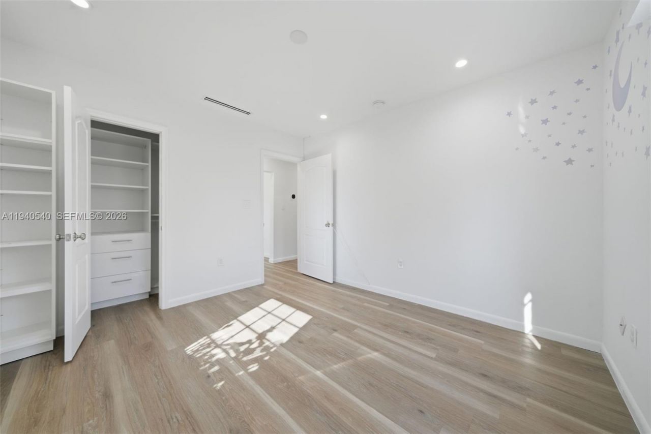 3681 SW 21st St, Miami, FL 33145 Photo