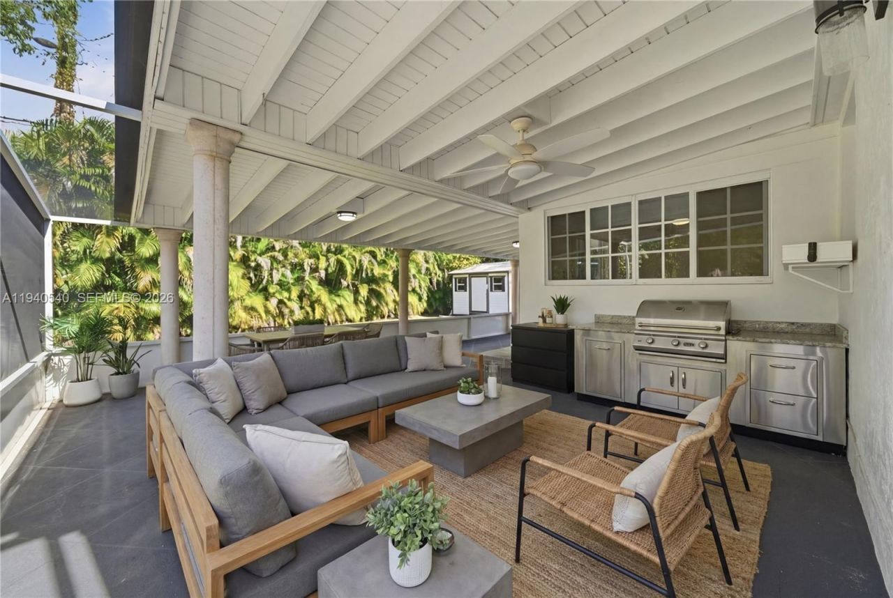 3681 SW 21st St, Miami, FL 33145 Photo