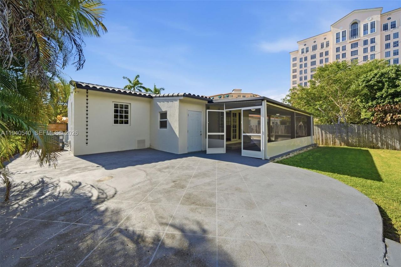 3681 SW 21st St, Miami, FL 33145 Photo