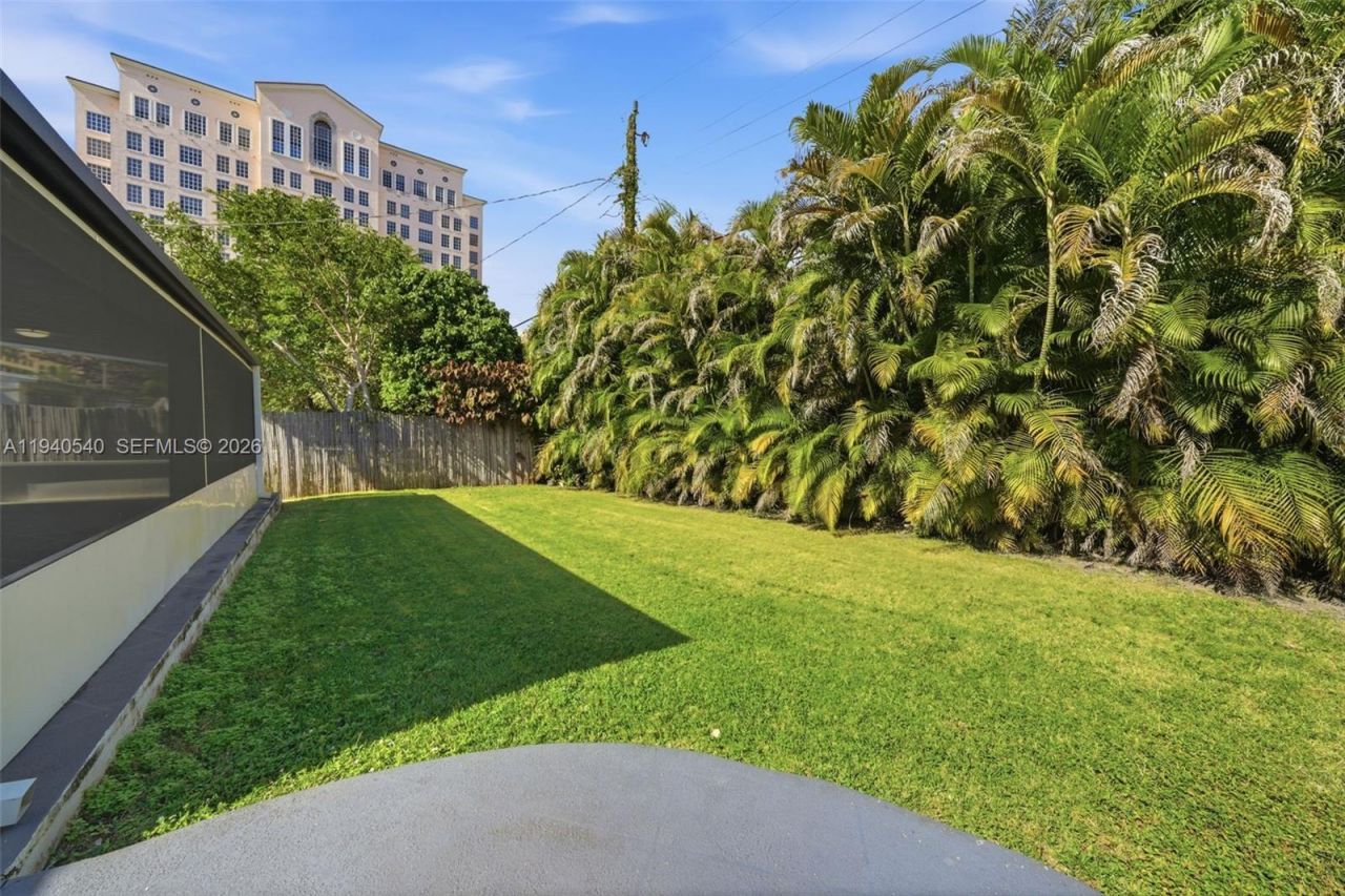 3681 SW 21st St, Miami, FL 33145 Photo