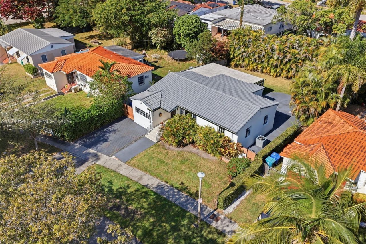 3681 SW 21st St, Miami, FL 33145 Photo