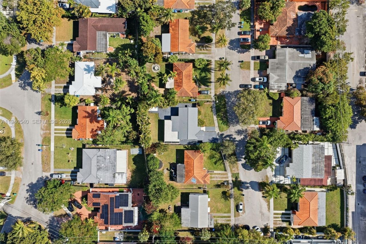 3681 SW 21st St, Miami, FL 33145 Photo