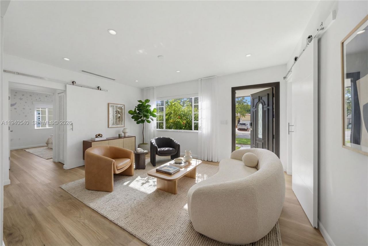 3681 SW 21st St, Miami, FL 33145 Photo