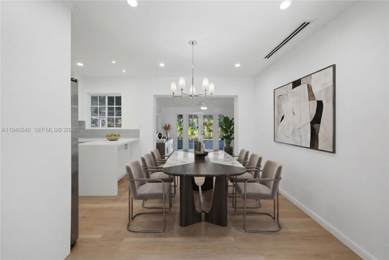 3681 SW 21st St, Miami, FL 33145 Photo