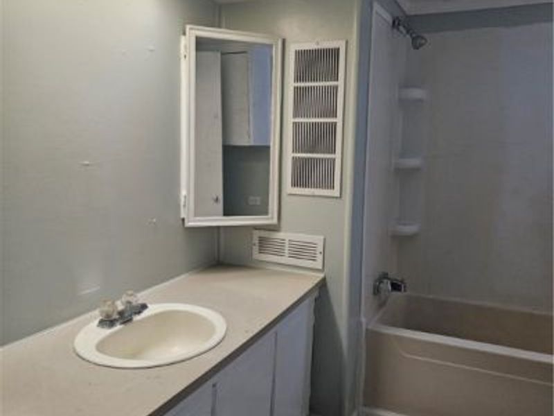 2305 E Waterloo Road, Akron, OH 44312 Photo 6