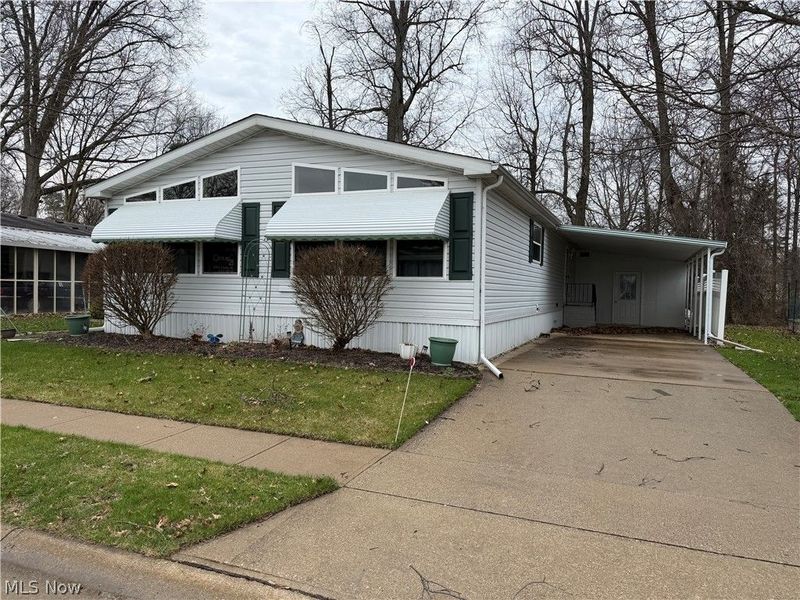 73 Periwinkle Drive, Olmsted Township, OH 44138 Photo 2