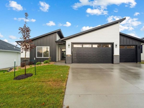 322 Sierra Trace, Coralville, IA 52241