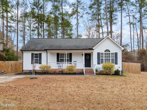 913 E Sanders Street, Four Oaks, NC 27524