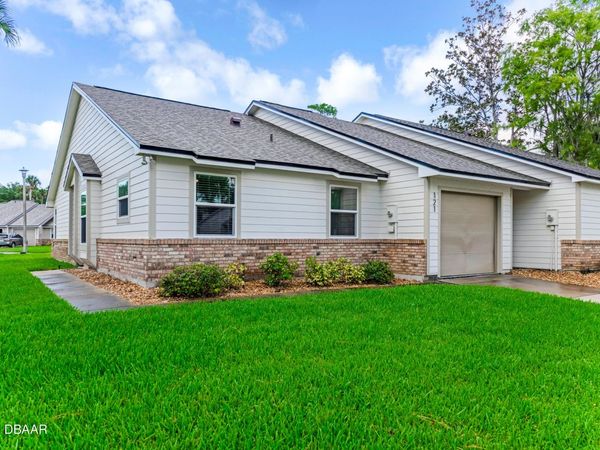121 Bob White Court, Unit 305, Daytona Beach, FL 32119