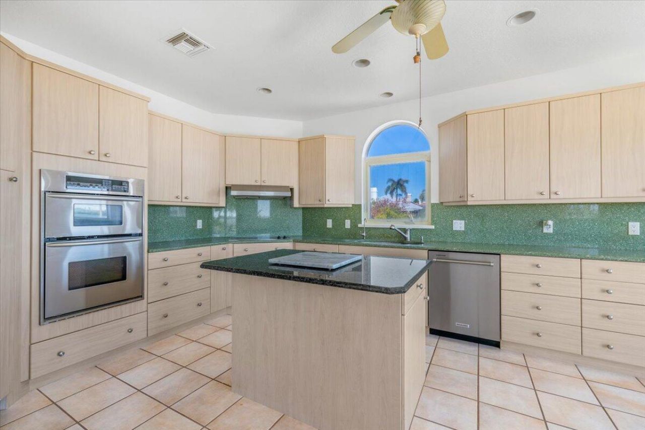 2 Seahorse Lane, Vero Beach, FL 32960 Photo