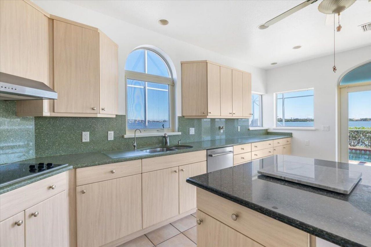 2 Seahorse Lane, Vero Beach, FL 32960 Photo