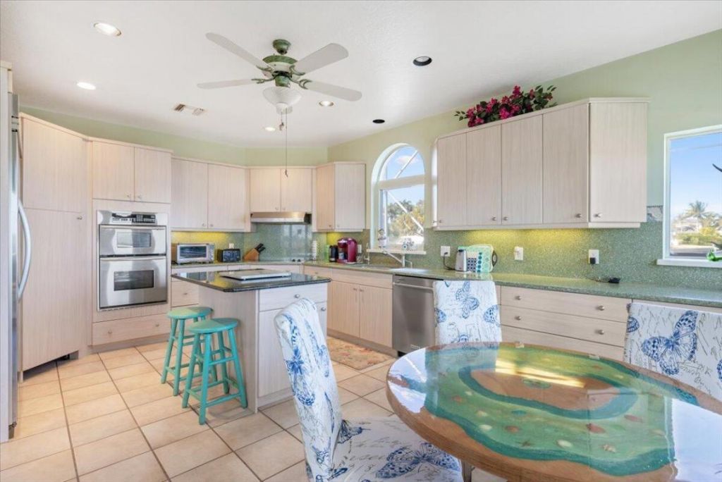 2 Seahorse Lane, Vero Beach, FL 32960 Photo