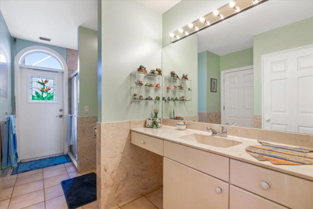 2 Seahorse Lane, Vero Beach, FL 32960 Photo